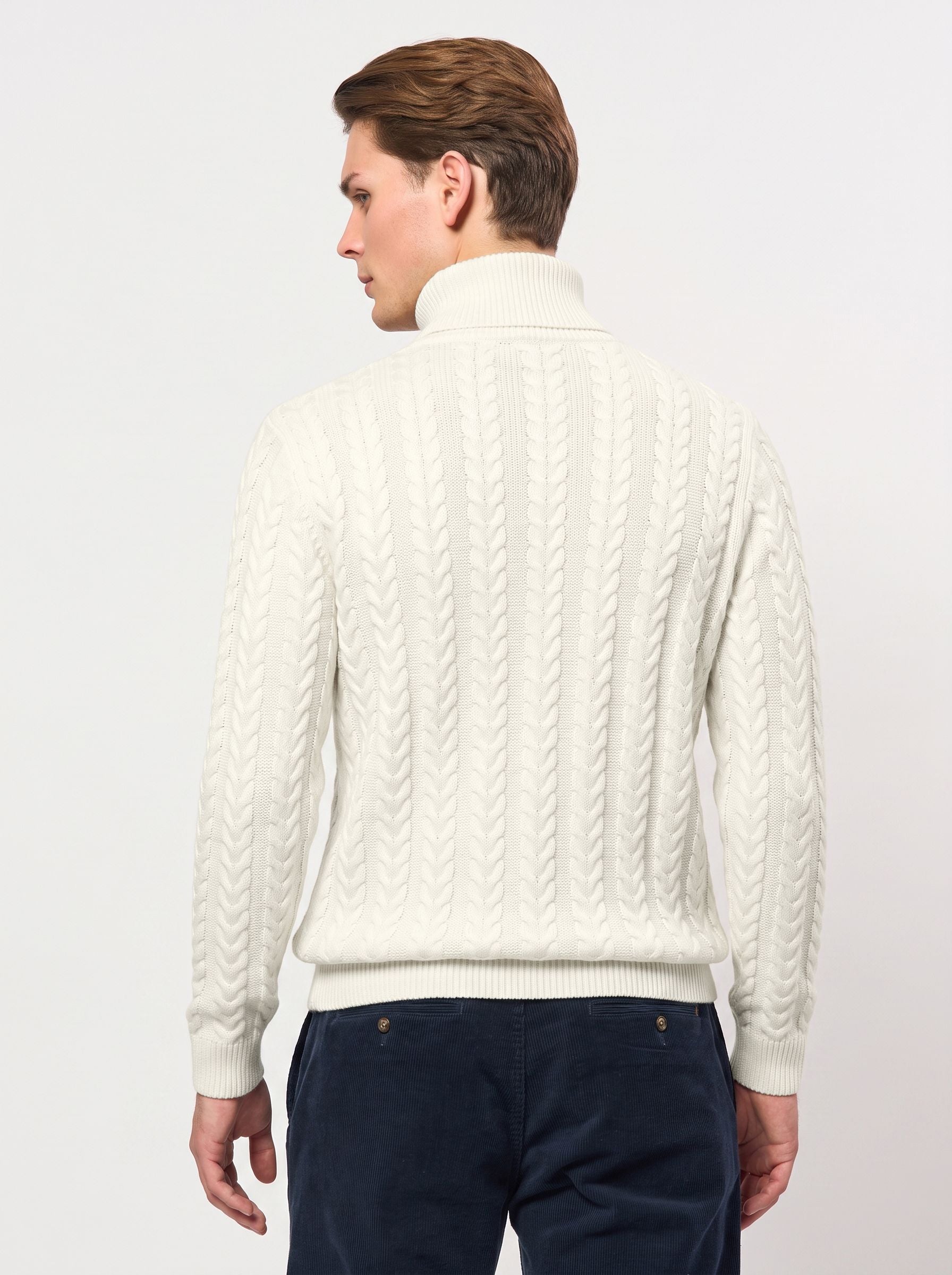 UMDashe Turtleneck Cable Knit