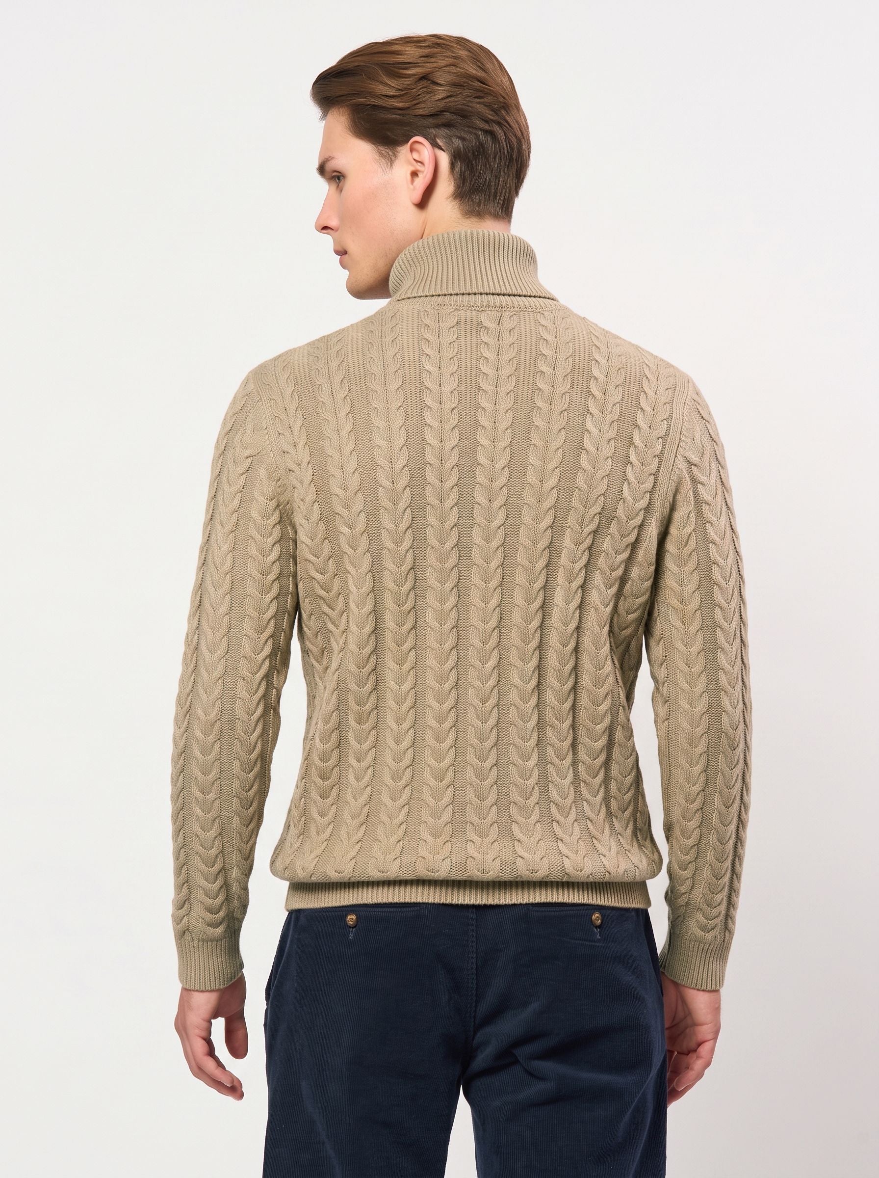 UMDashe Turtleneck Cable Knit