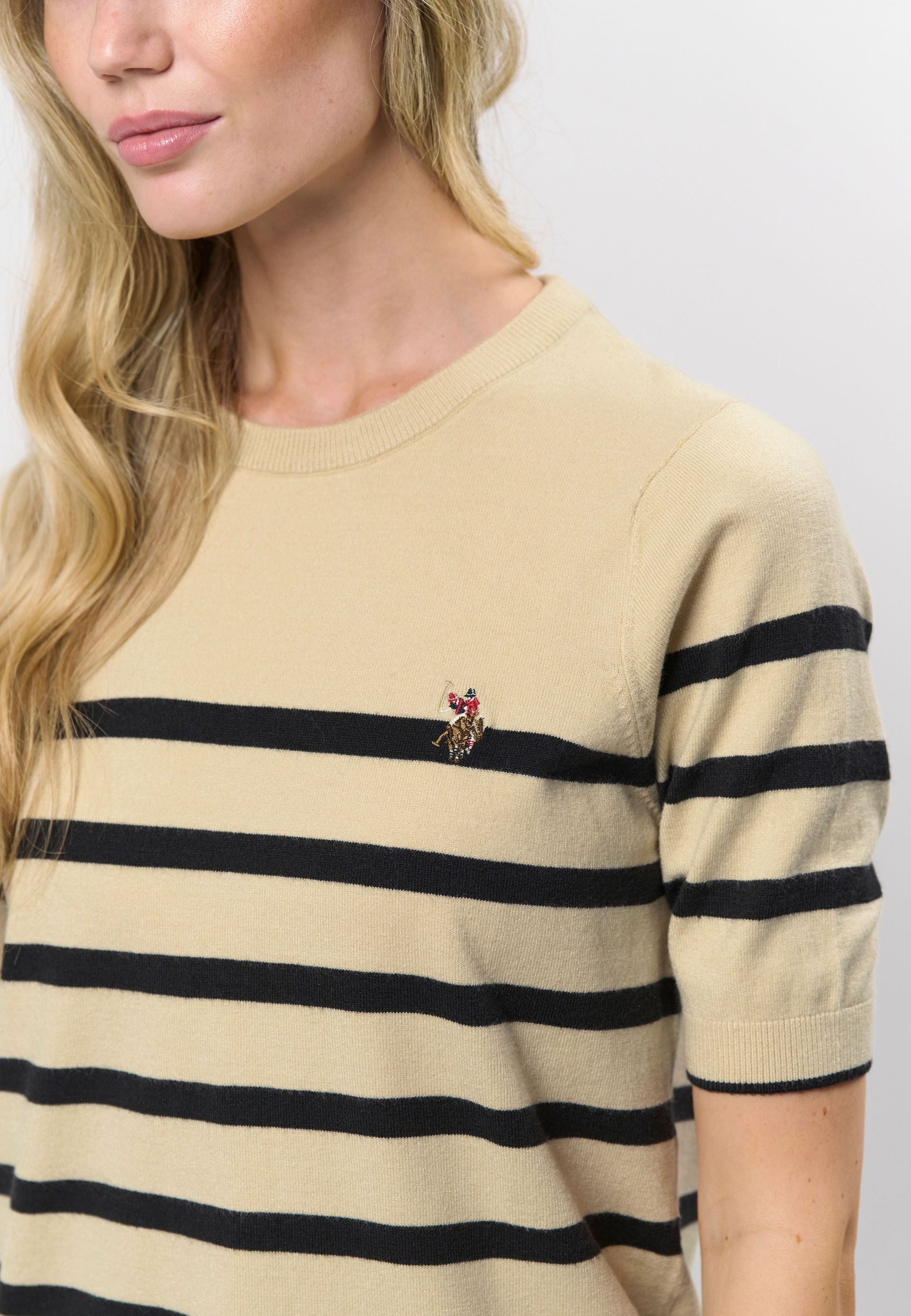 UWMaiken Short Sleeve Knit