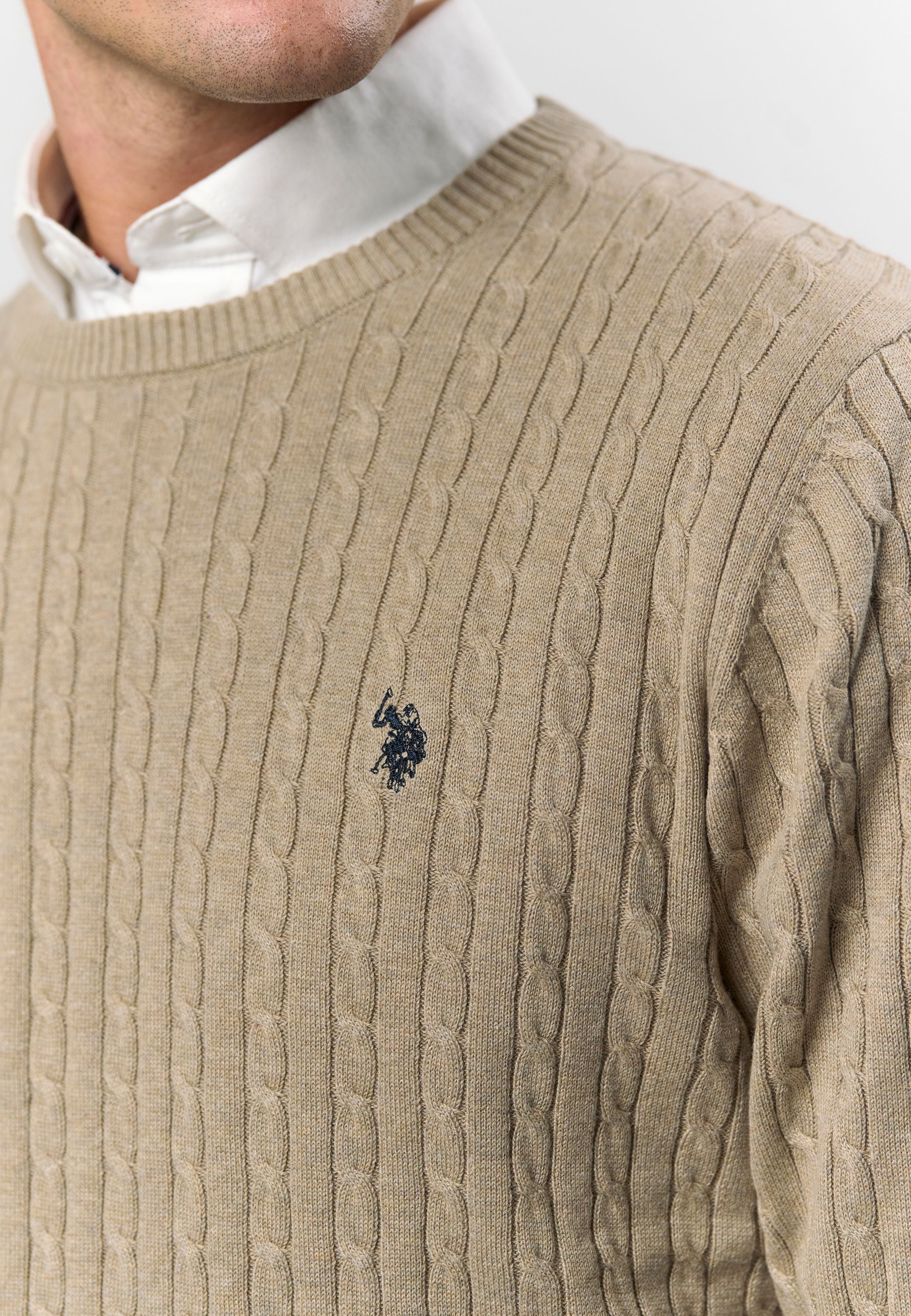 UMMads Cable Knit