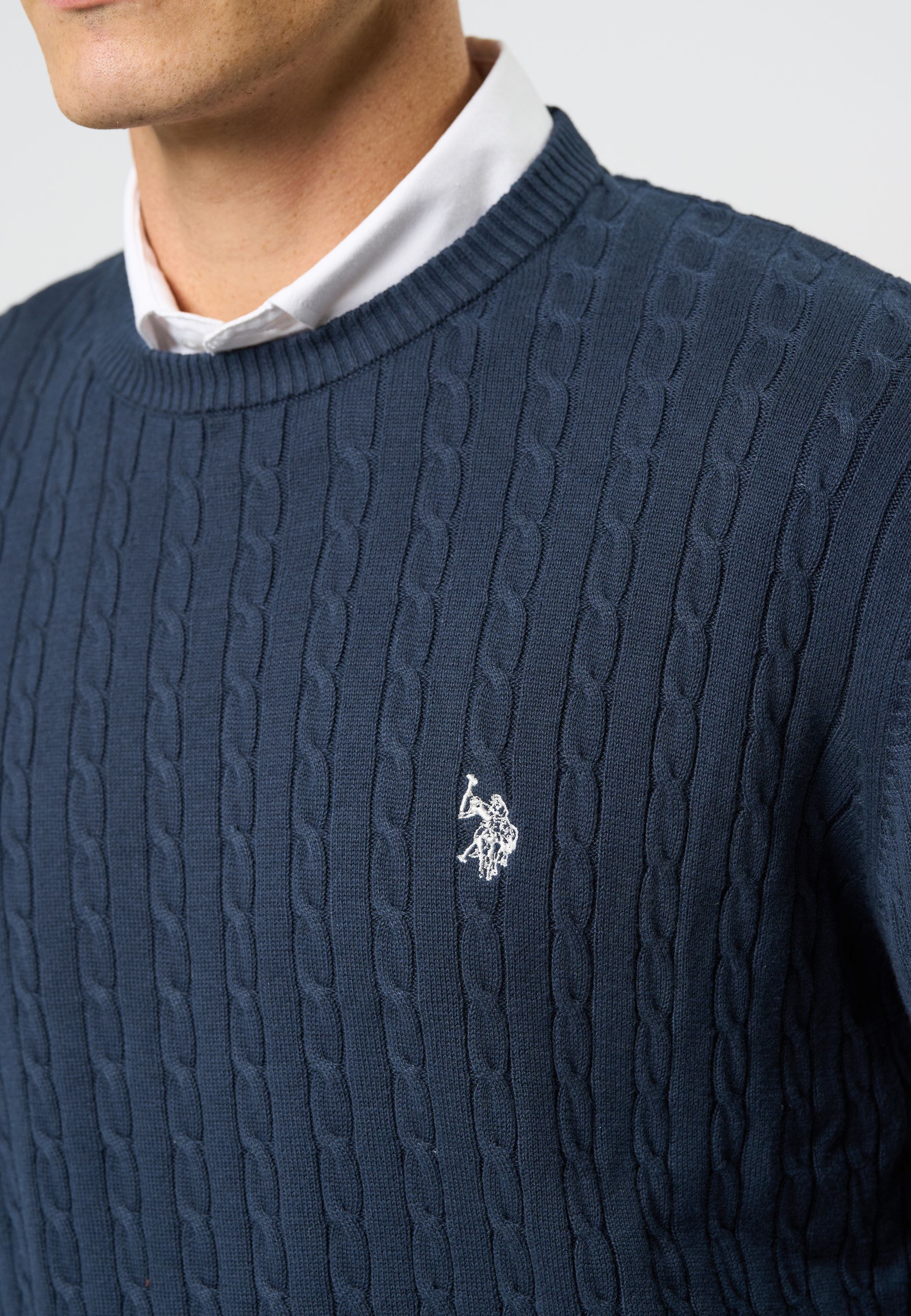 UMMads Cable Knit
